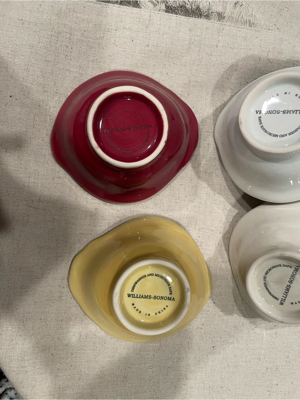 Williams Sonoma Ceramic Shell Dish 4pc in White, Red, and Cream serving, garnish